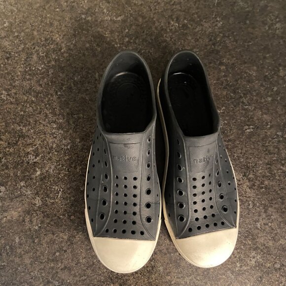 Native Jefferson Shoes - Size 3 - Picture 6 of 9